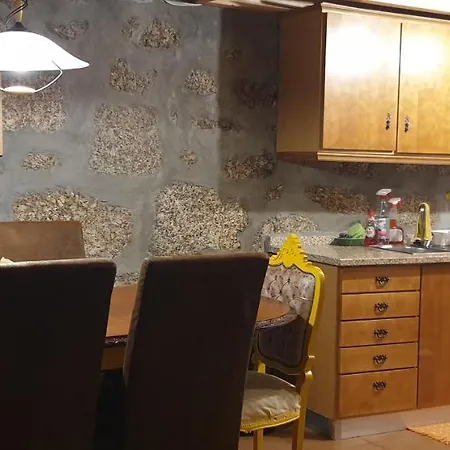 Casa Frade بيت للعطل *